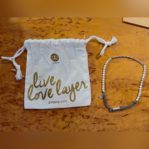 Gorjana Howlite gemstone power bracelet - Picture 3 of 4